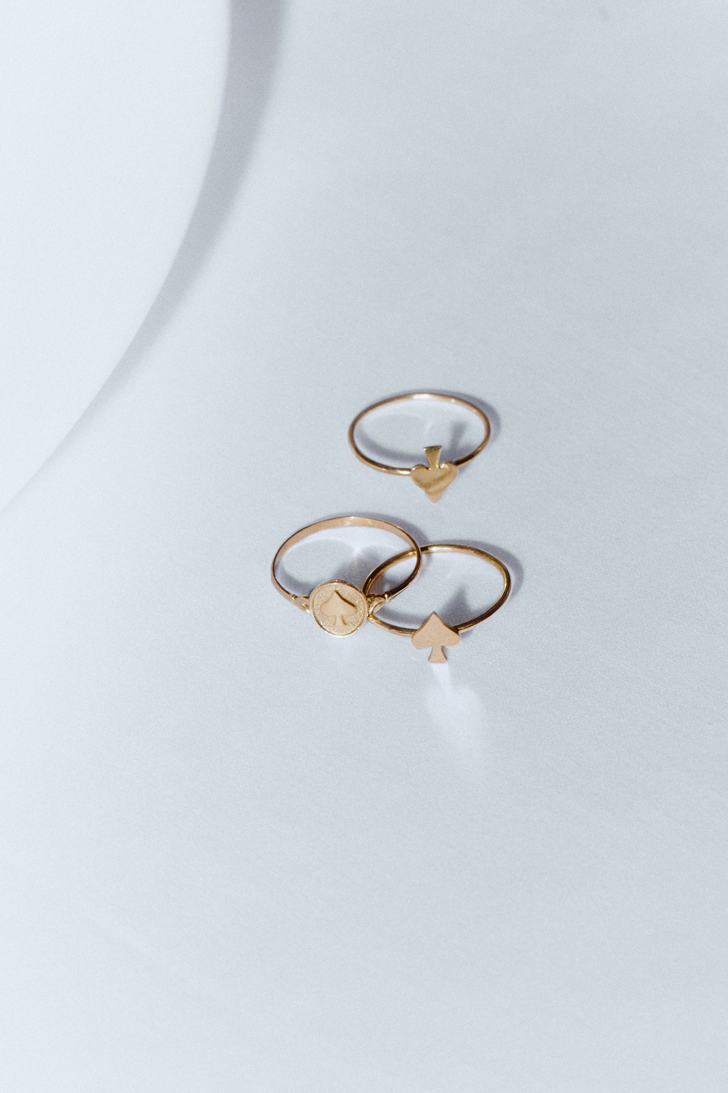 Spade amulet ring