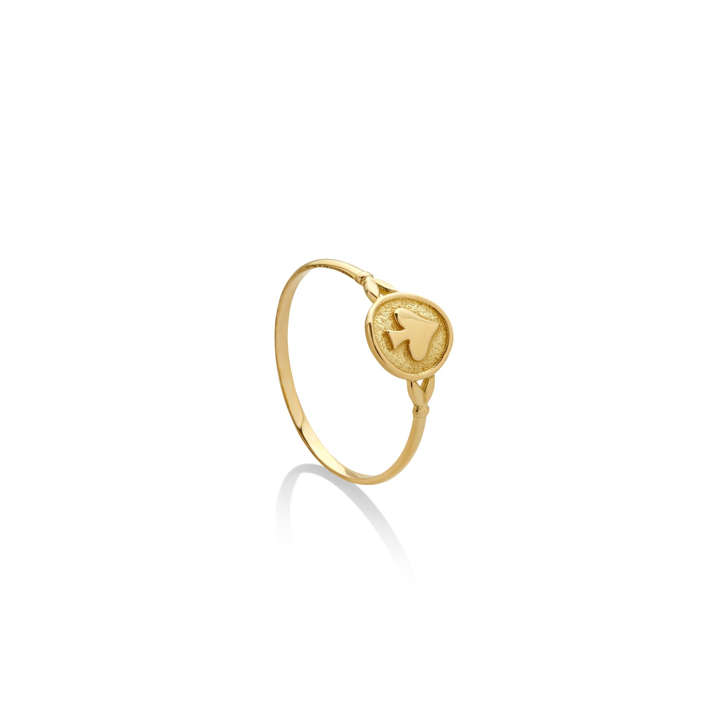 Spade amulet ring