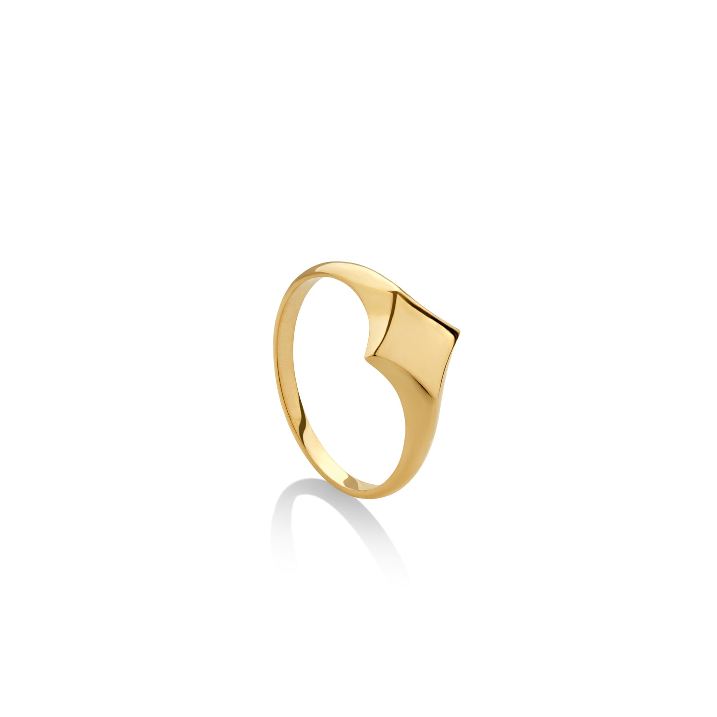 Anillos de 18K, elaborados a mano por artesanos peruanos. Diseños atemporales para cada ocasión.