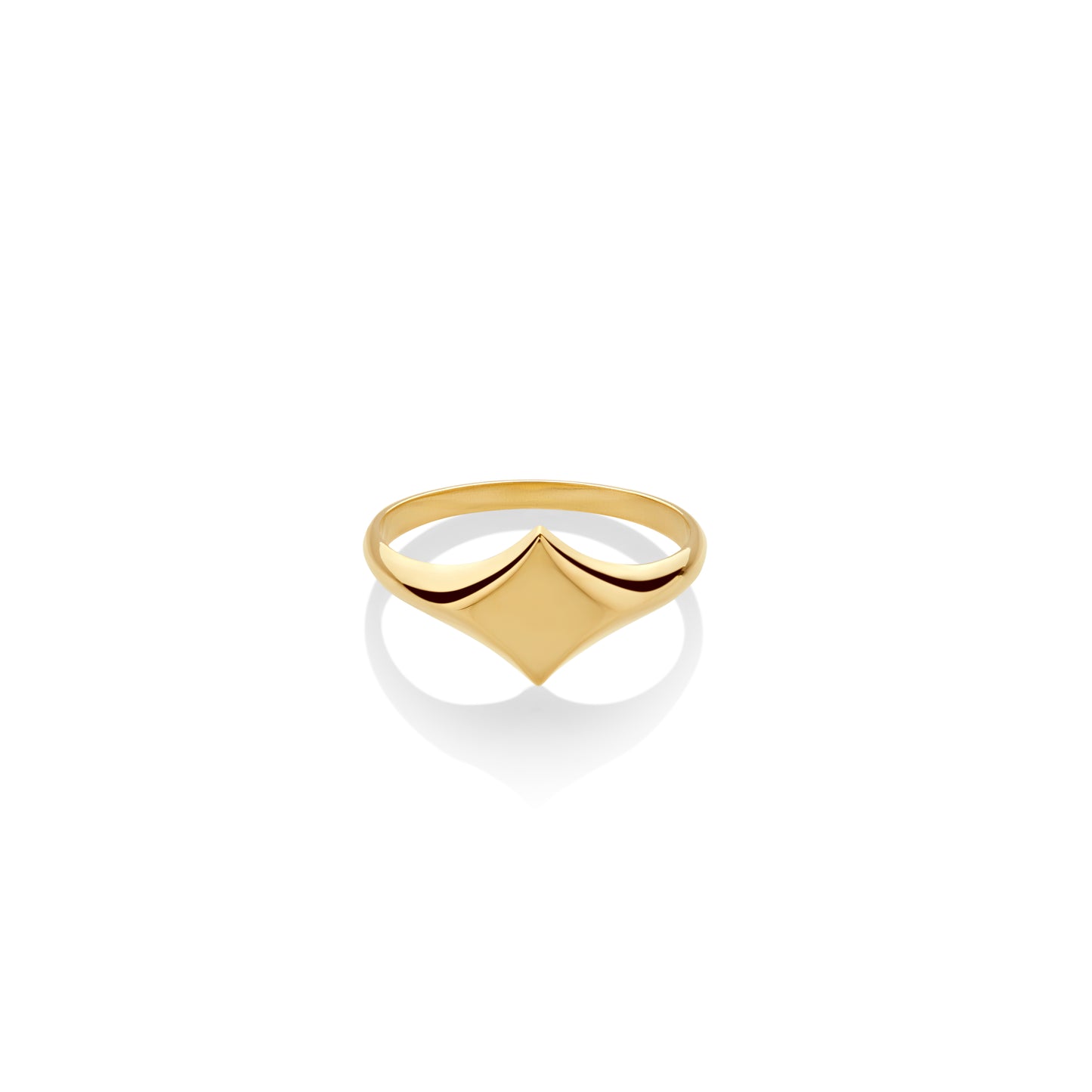 Anillos de 18K, elaborados a mano por artesanos peruanos. Diseños atemporales para cada ocasión.