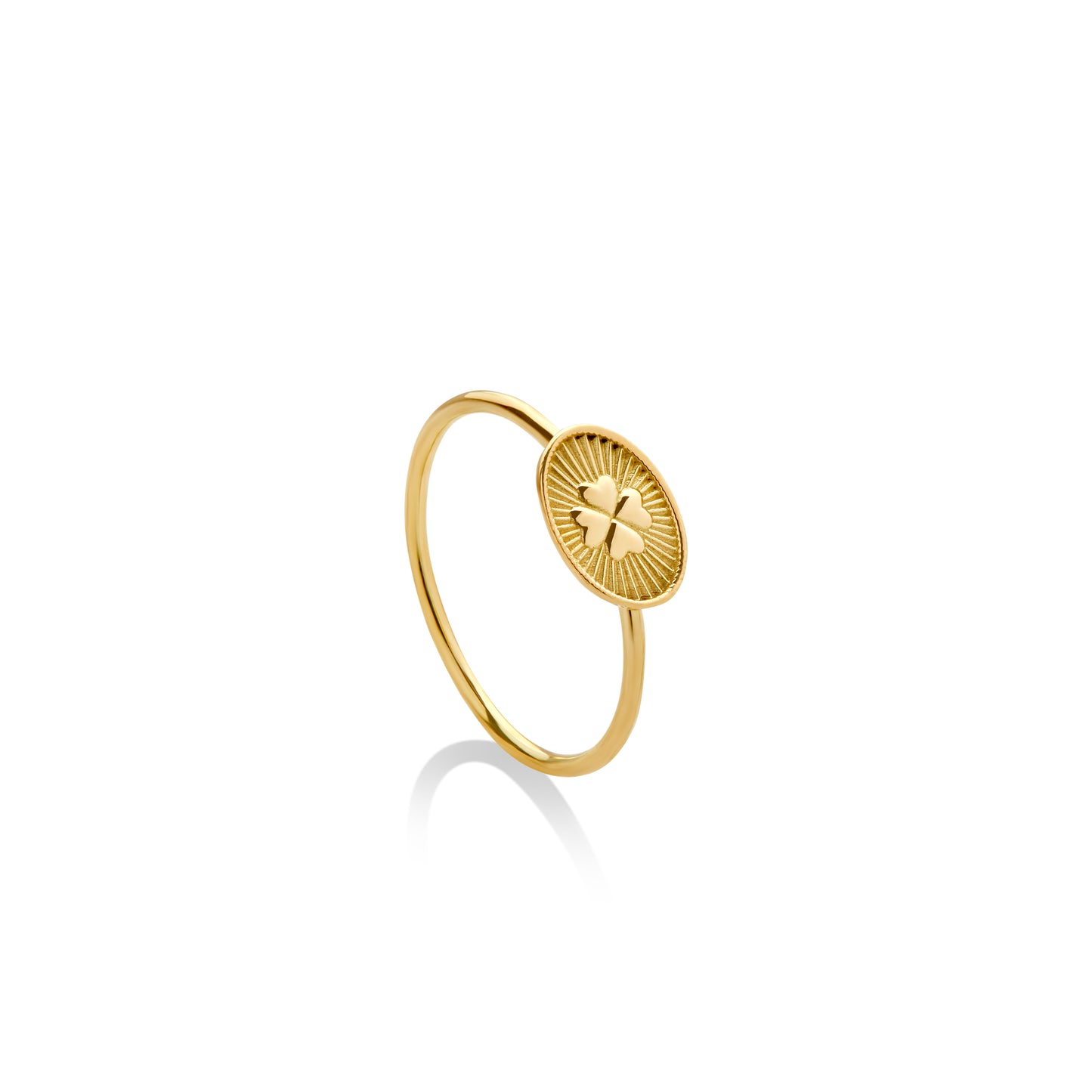 Anillos de 18K, elaborados a mano por artesanos peruanos. Diseños atemporales para cada ocasión.