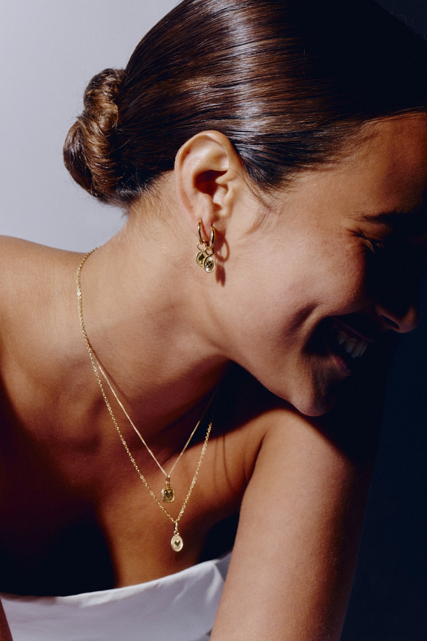 Joyas de oro 18K, elaboradas a mano por artesanos peruanos. Trazabilidad en cada pieza.