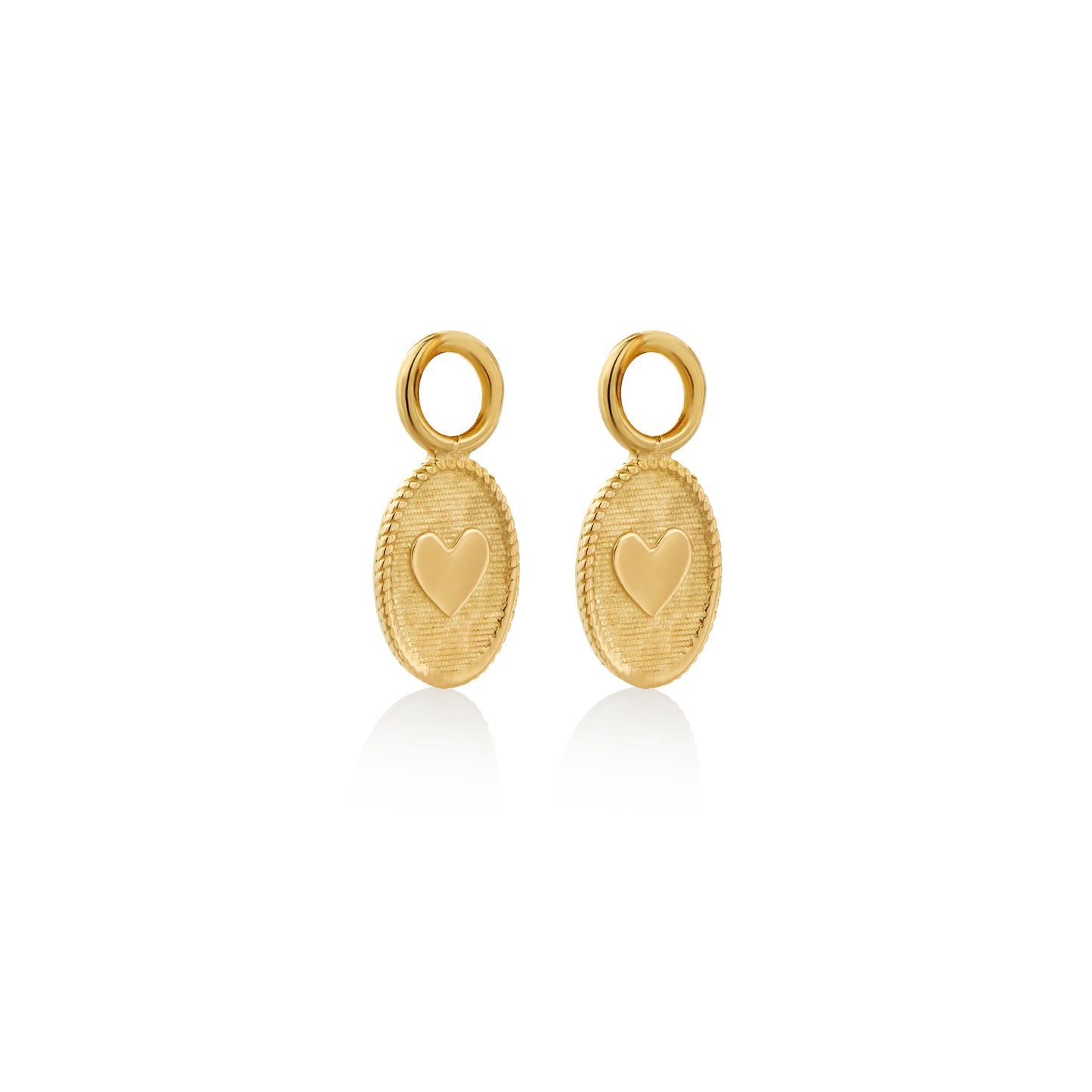 Pendientes de 18k, elaboradas a mano por artesanos peruanos. Trazabilidad en cada pieza.