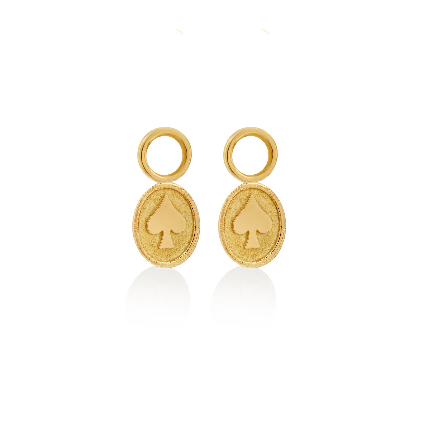 Pendientes de 18k, elaboradas a mano por artesanos peruanos. Trazabilidad en cada pieza.