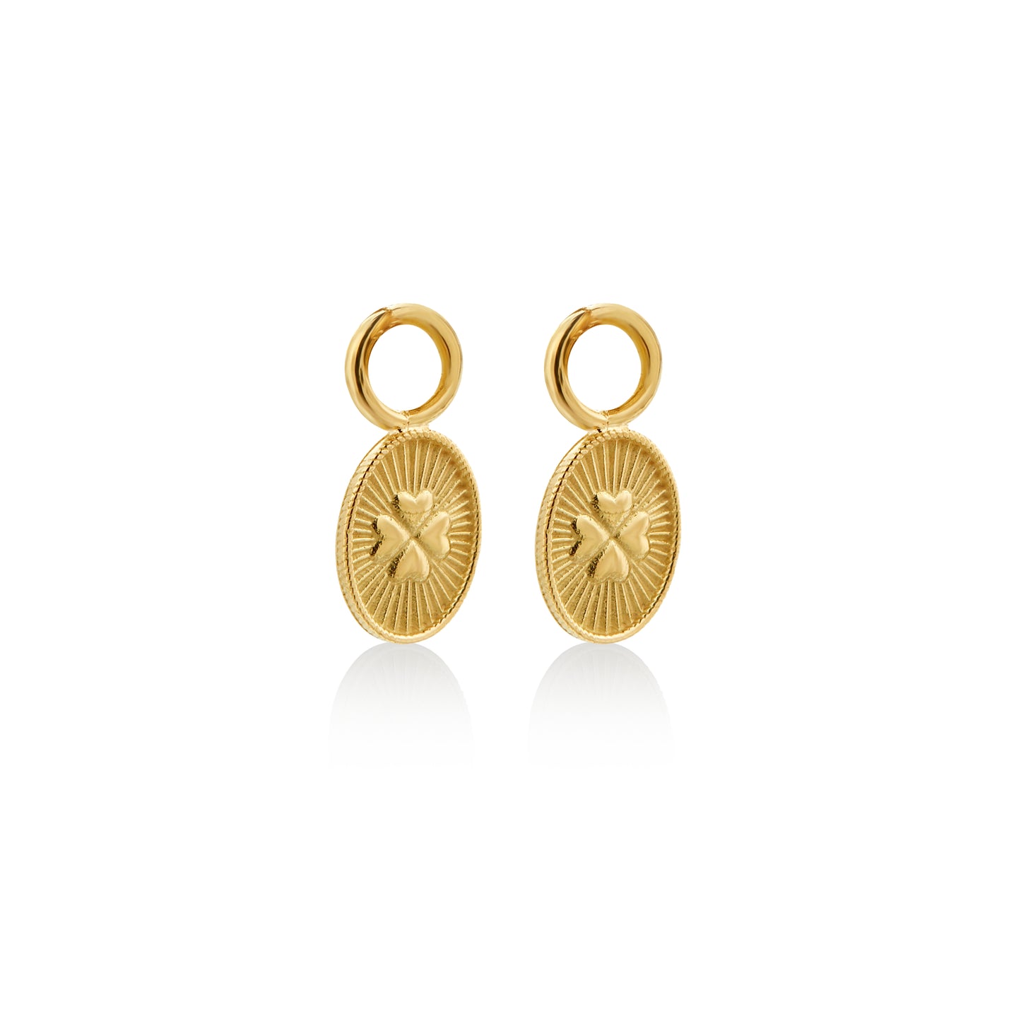 Pendientes de 18k, elaboradas a mano por artesanos peruanos. Trazabilidad en cada pieza.