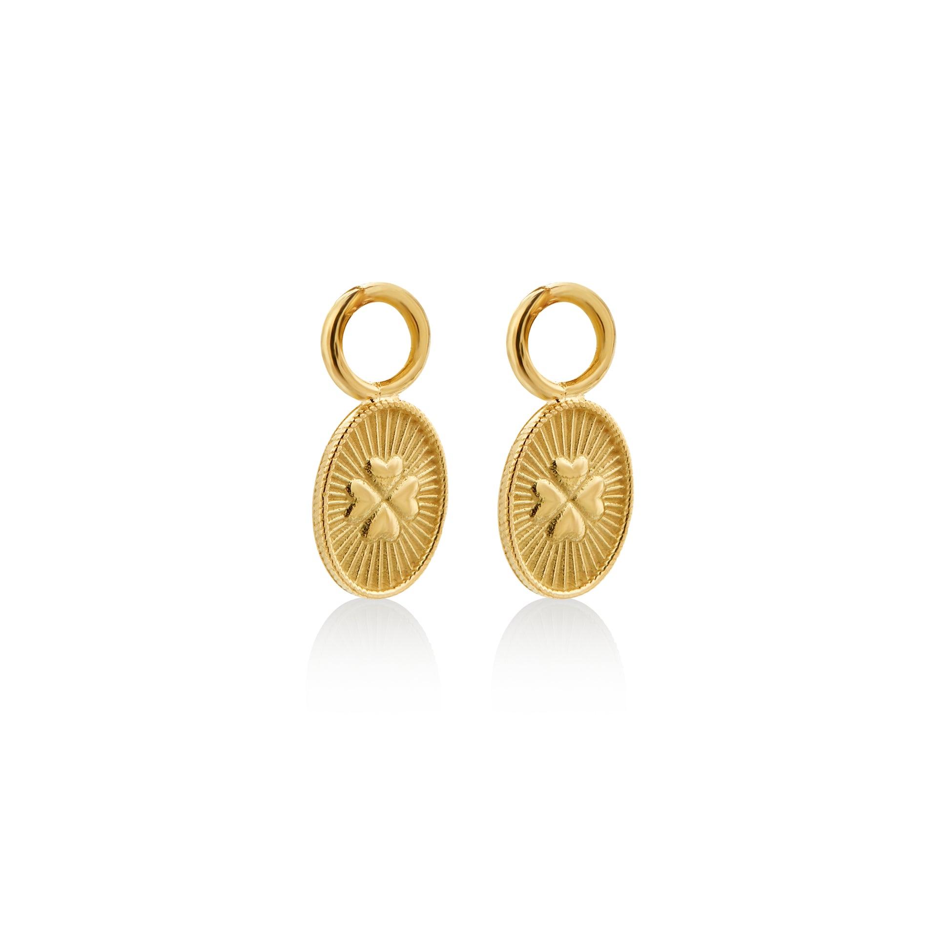 Pendientes de 18k, elaboradas a mano por artesanos peruanos. Trazabilidad en cada pieza.